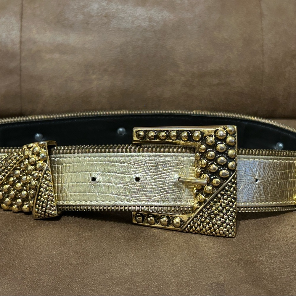 80’s vintage ST. MAARTEN gold belt